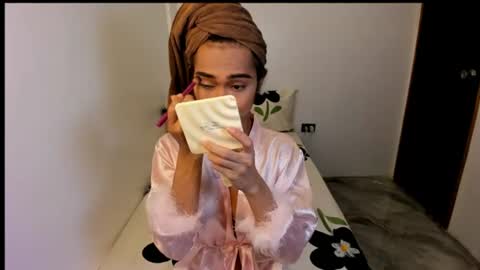 emilyluna07 online show from July 3, 7:05 pm