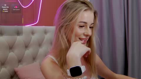 emilymagnificent online show from August 5, 3:59 am