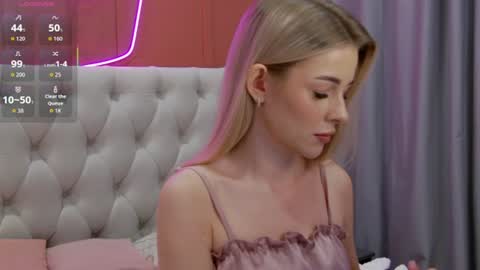 emilymagnificent online show from August 11, 6:15 am