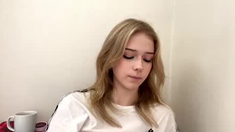 Emily online show from August 15, 7:45 am