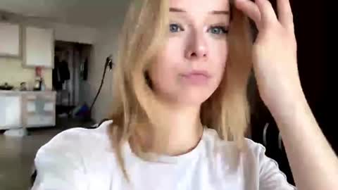Emily online show from August 15, 9:57 am