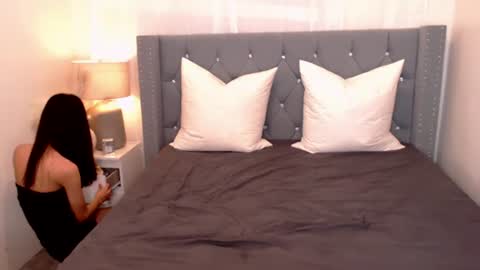 Emy online show from August 13, 9:29 pm