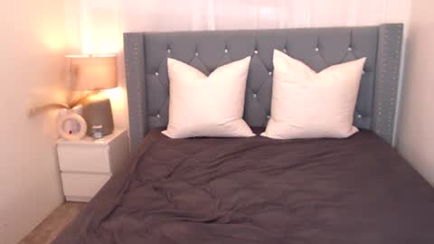 Emy online show from August 14, 9:18 pm