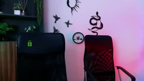 Emma online show from August 4, 9:34 pm