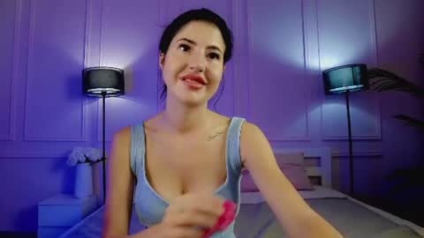 Emily online show from August 11, 5:37 pm