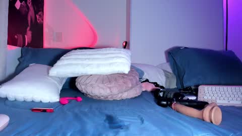 EMILY online show from July 27, 9:59 am