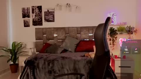 emilyrousex online show from July 25, 6:45 pm