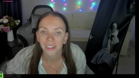 EmilyStevart online show from August 12, 11:34 am