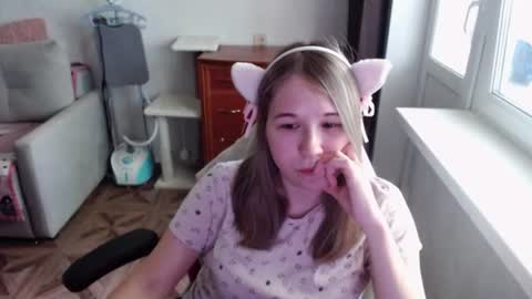 emilyway online show from August 4, 9:50 am