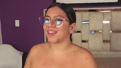 emilyy_cooperr online show from July 31, 2:45 pm