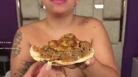 emilyy_cooperr online show from August 6, 3:11 pm