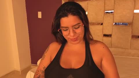 emilyy_cooperr online show from August 8, 1:11 pm