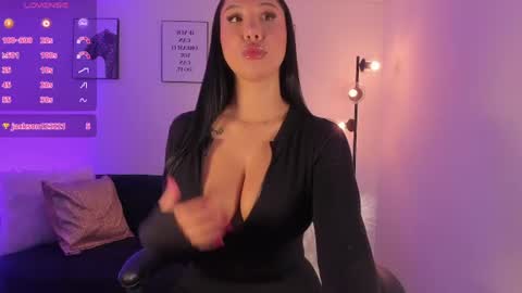 emilyymiller online show from August 6, 4:39 pm