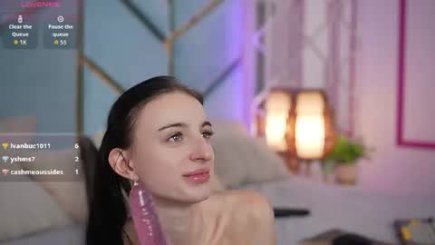 emilyymoon online show from July 31, 9:26 am