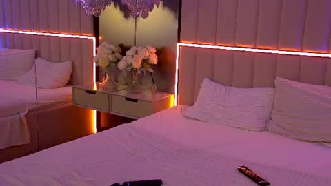 emisterling online show from August 11, 8:49 am