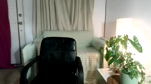 emma______1996 online show from July 9, 7:57 am