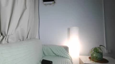 emma______1996 online show from July 19, 8:05 am