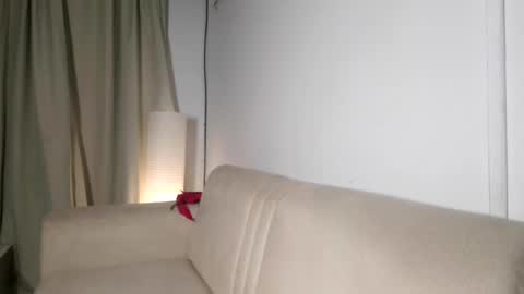 emma______1996 online show from August 12, 7:33 am
