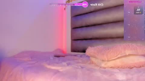 emma__js_ online show from July 31, 7:47 am