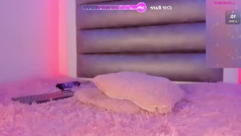 emma__js_ online show from August 6, 7:29 am