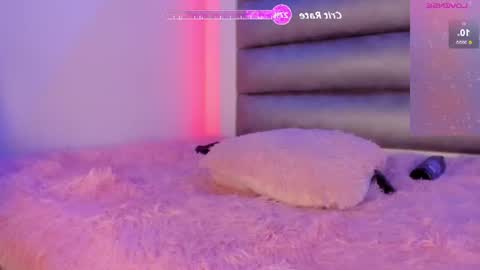 emma__js_ online show from August 7, 7:52 am