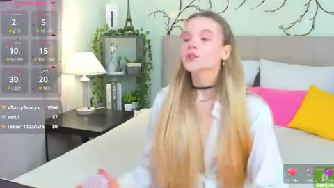 emma__peach online show from August 9, 7:53 am
