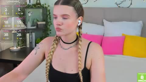 emma__peach online show from August 12, 7:33 am