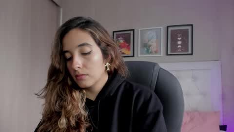 Emma online show from March 11, 3:53 pm