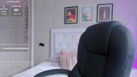 Emma online show from April 24, 1:04 pm