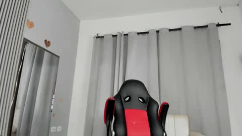 emma_and_aysha online show from August 13, 11:08 pm