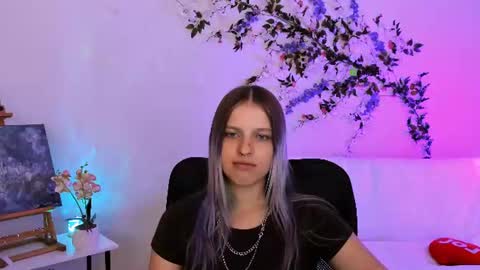 your Emma online show from August 7, 1:49 am