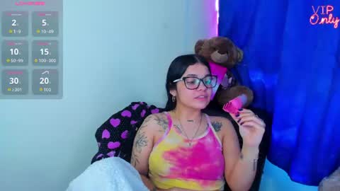 emma_boo_ online show from August 5, 6:39 pm