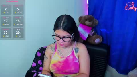 emma_boo_ online show from August 5, 7:45 pm
