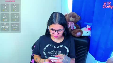 emma_boo_ online show from August 8, 4:29 pm