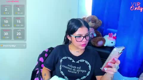 emma_boo_ online show from August 8, 8:09 pm