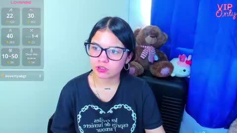emma_boo_ online show from August 8, 9:15 pm