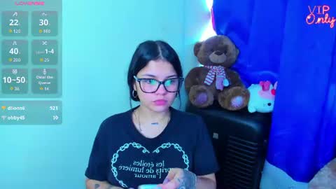 emma_boo_ online show from August 9, 5:58 pm