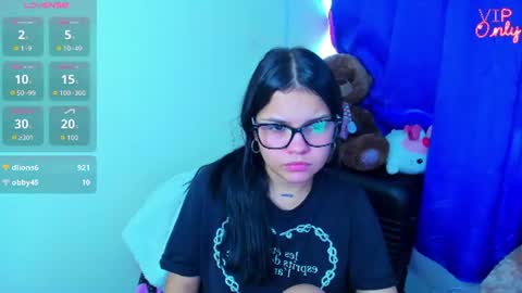 emma_boo_ online show from August 9, 7:04 pm