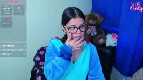 emma_boo_ online show from August 10, 3:02 pm