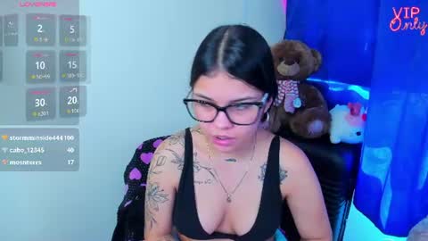 emma_boo_ online show from August 10, 7:04 pm