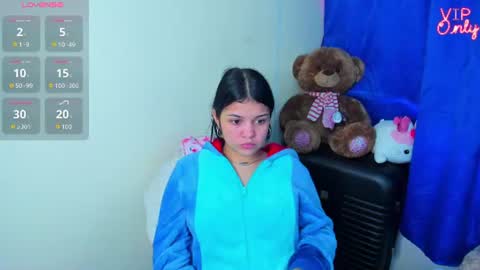 emma_boo_ online show from August 11, 3:03 pm