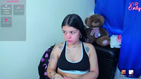 emma_boo_ online show from August 12, 2:52 pm