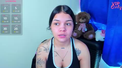 emma_boo_ online show from August 12, 5:15 pm