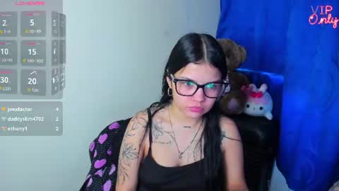 emma_boo_ online show from August 15, 5:17 pm
