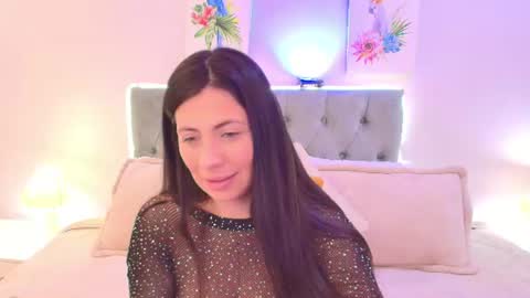 emma_brown_0 online show from August 6, 1:10 pm
