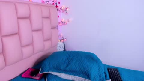 Emma Or you can call me cutie online show from August 6, 12:20 am