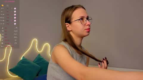 emma_clon online show from July 26, 5:34 am
