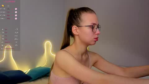 emma_clon online show from August 1, 4:18 am
