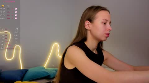 emma_clon online show from August 5, 1:58 am