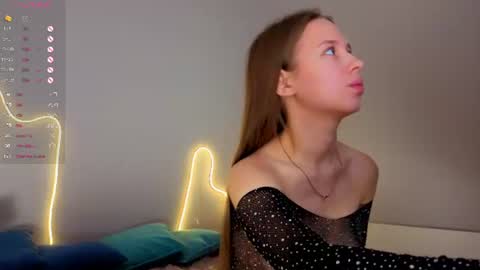 emma_clon online show from August 7, 4:12 am